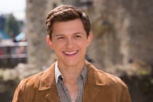 1614253179 425 Tom Holland 300x200 - Κυκλοφόρησε επίσημα ο τίτλος της νέας ταινίας του Ανθρώπου Αράχνη #TechWarGR