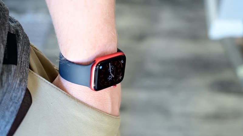 Apple Watch Series 6  - Το Apple Watch Series 6 πωλείται στην χαμηλότερη τιμή όλων των εποχών
