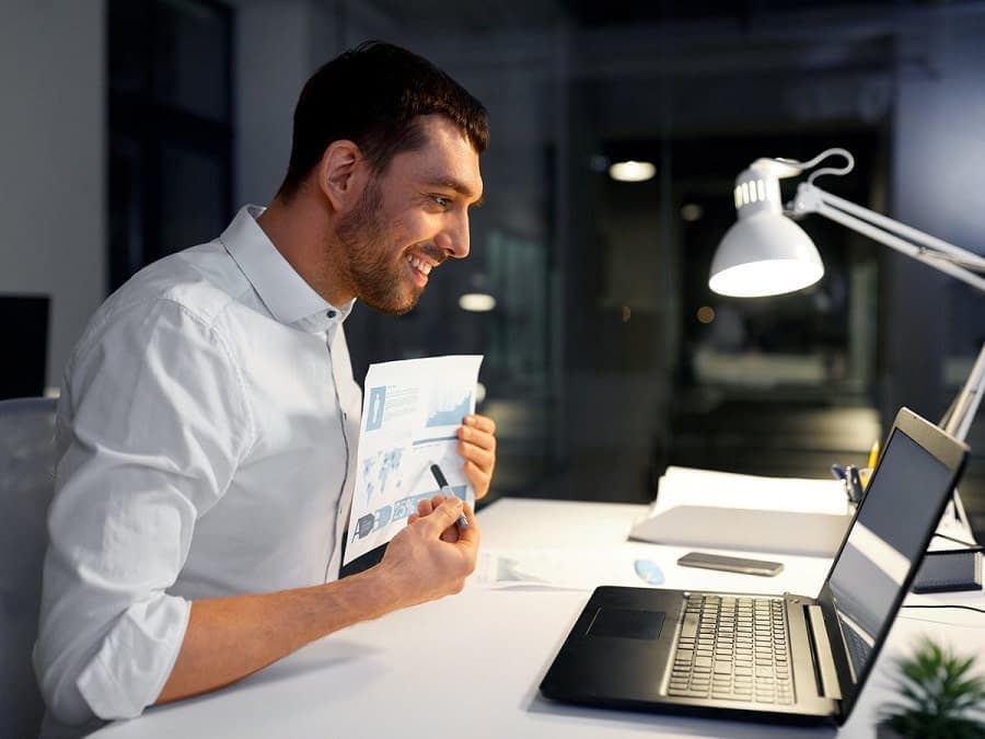 shutterstock 1323736685 - Τα Windows 11 αποκτούν «κουμπί σίγασης» του Microsoft Teams στη γραμμή εργασιών