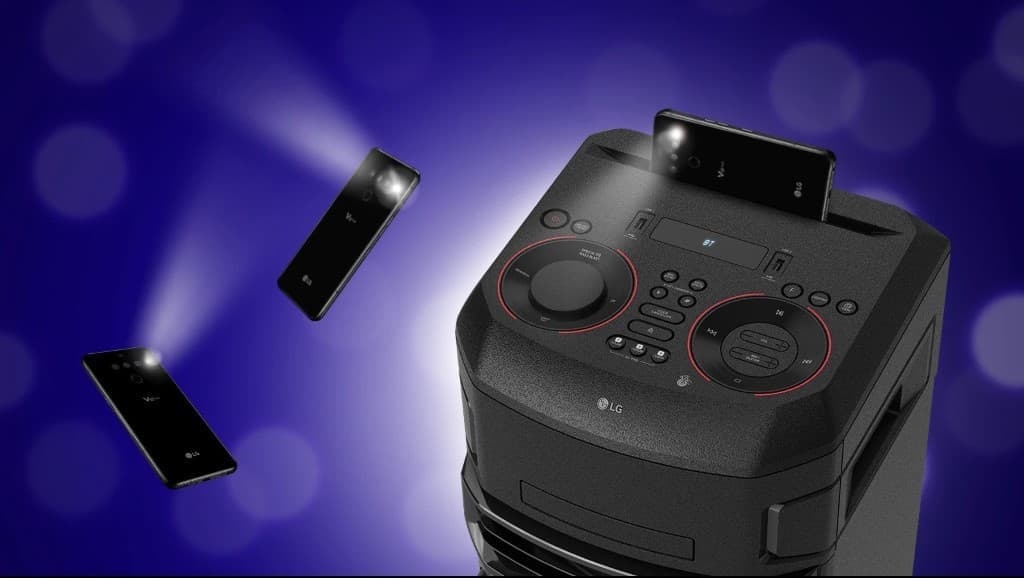 AV XBOOM ON7 04 PartyStrobe Desktop - Διασκεδάστε το τριήμερο της Καθαράς Δευτέρας παρέα με το All-in-One ηχείο της LG ON7 - Digitaltvinfo.gr