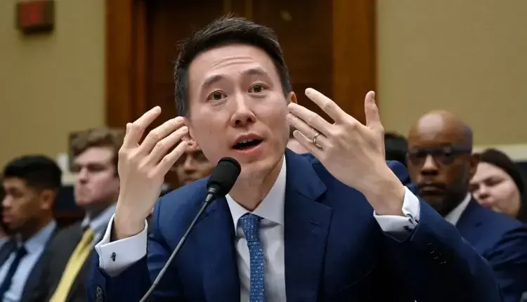 Ο CEO του TikTok “ίδρωσε“ από τις ερωτήσεις του Κογκρέσου των ΗΠΑ