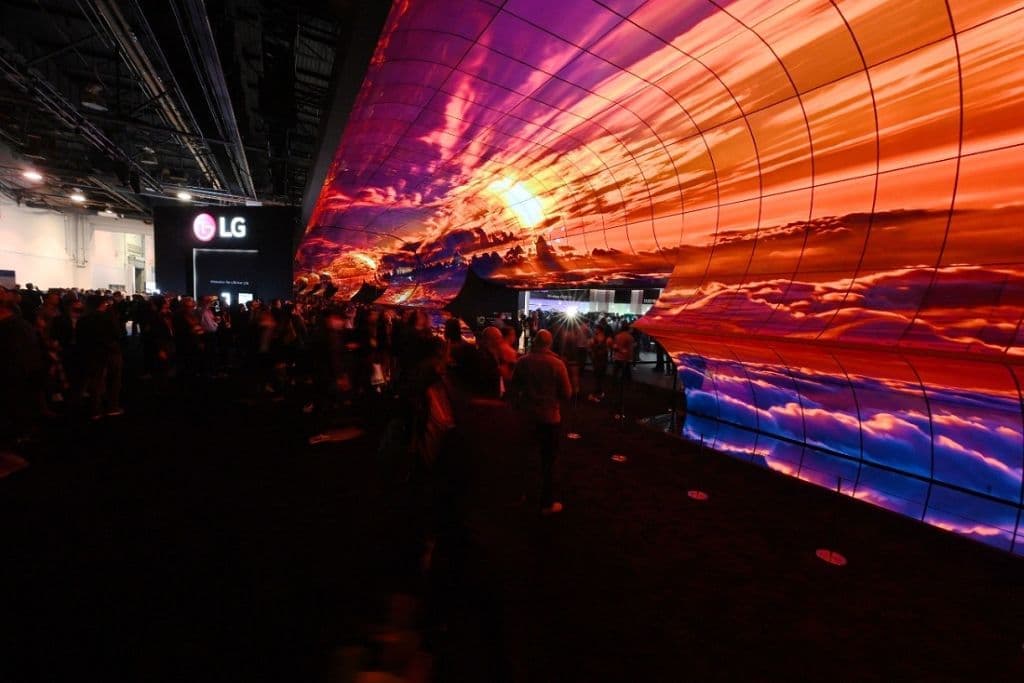 CES LG OLED Attractor Image - 10 Χρόνια LG OLED - Digitaltvinfo.gr