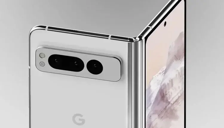 Pixel Fold: Το αναδιπλούμενο της Google βρέθηκε να κάνει…βόλτες στο μετρό! (ΕΙΚΟΝΕΣ)