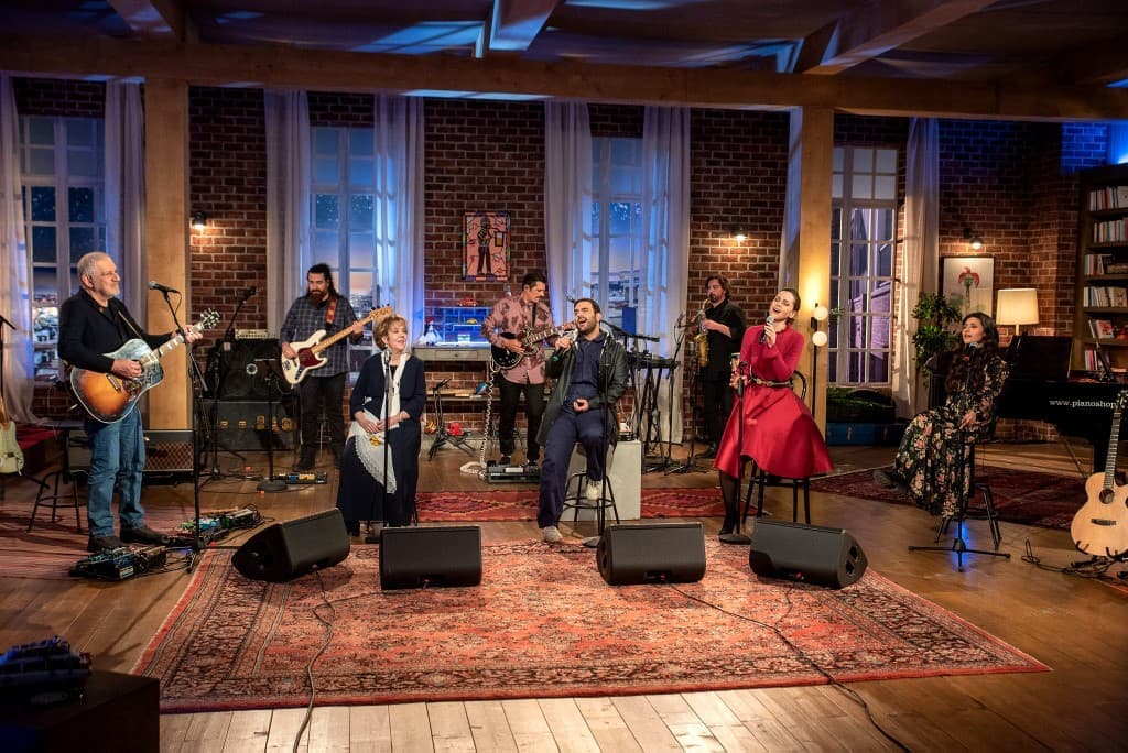 MAN 1019 - Η Γιοβάννα, ο Στάθης Δράκος και η Μαρίνα Σπανού στο «Μουσικό κουτί» της ΕΡΤ1 - Digitaltvinfo.gr MAN 1019 - Η Γιοβάννα, ο Στάθης Δράκος και η Μαρίνα Σπανού στο «Μουσικό κουτί» της ΕΡΤ1 - Digitaltvinfo.gr