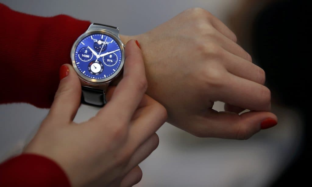 Smartwatch 1024x616 - Huawei: Κατέγραψε τη μεγαλύτερη πτώση κερδών στην ιστορία της - Οικονομικός Ταχυδρόμος