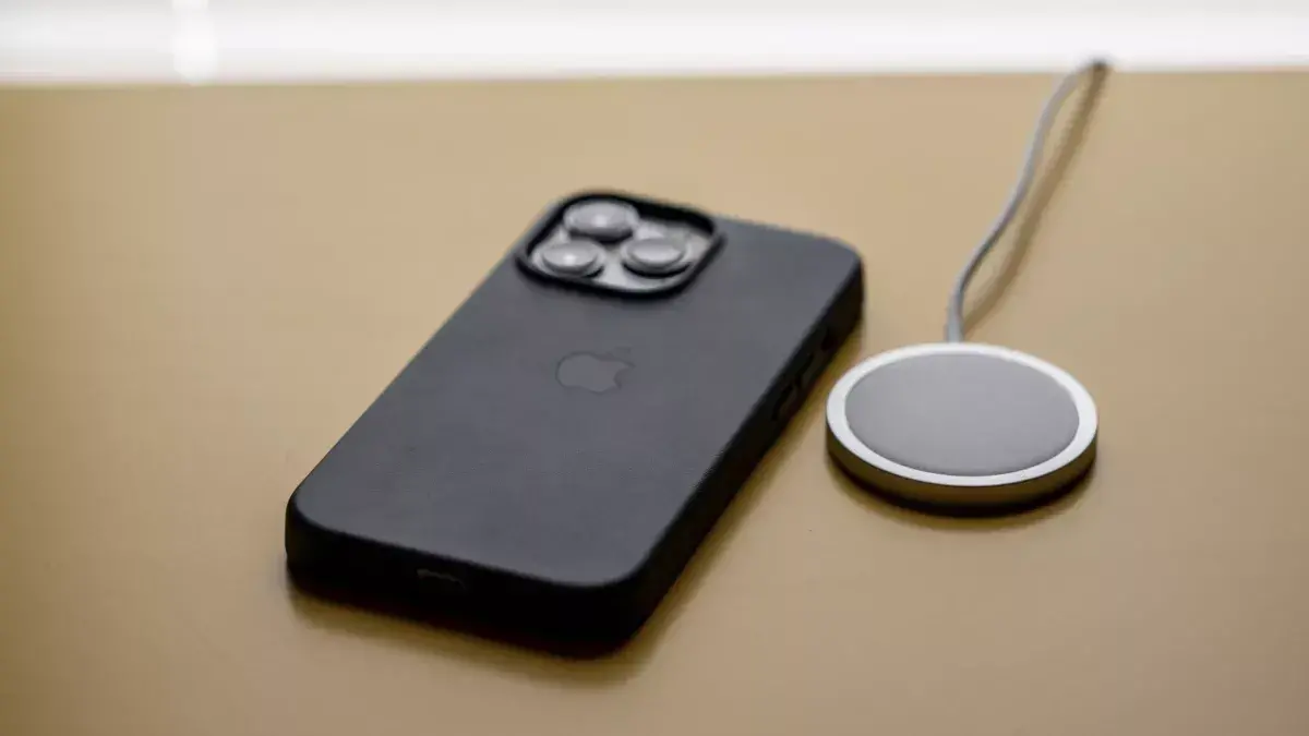 gYdAcbxFdXzHADqRWKbs8B 1200 80.png.webp - USB-C iPhone 15: Το τέλος του Lightning και τι σημαίνει για εσάς gYdAcbxFdXzHADqRWKbs8B 1200 80.png.webp - USB-C iPhone 15: Το τέλος του Lightning και τι σημαίνει για εσάς