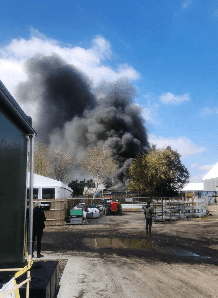 eAwLh4j - Ξέσπασε φωτιά στο πλατό της 2ης σεζόν του Lord of the Rings: The Rings of Power (ΦΩΤΟ)