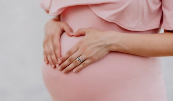 Επιστημονικό επίτευγμα: Γεννήθηκαν τα πρώτα μωρά που συνελήφθησαν με ρομποτική μικρογονιμοποίηση