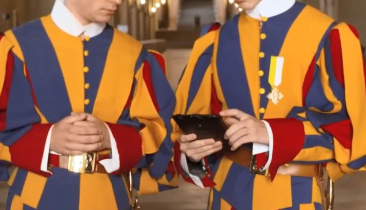 Η Ελβετική Φρουρά του Πάπα επιλέγει την πλατφόρμα Samsung Knox Suite για την ασφάλεια του Βατικανού - Digitaltvinfo.gr