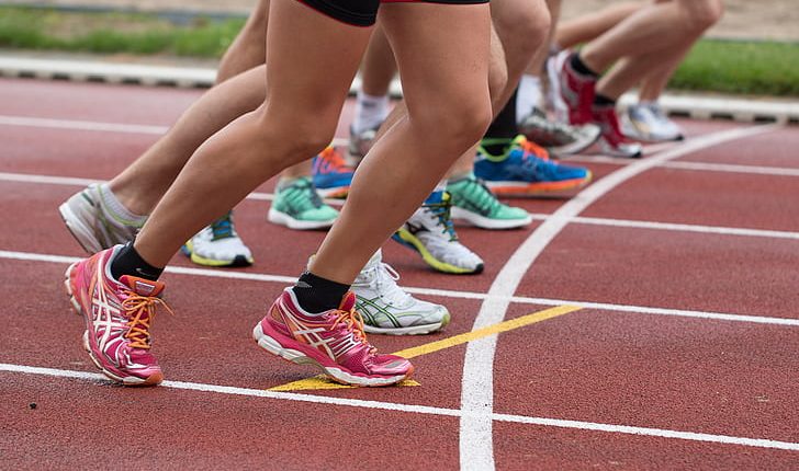 Οι τρανς γυναίκες αποκλείστηκαν από τους διεθνείς αγώνες στίβου. Τι λέει όμως η επιστήμη;