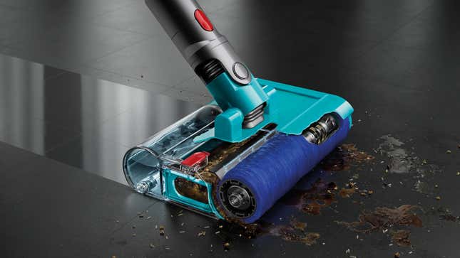 Κοντινό πλάνο της κεφαλής υγρού καθαρισμού Dyson Submarine με κομμένα τμήματα που αποκαλύπτουν εσωτερικά εξαρτήματα.