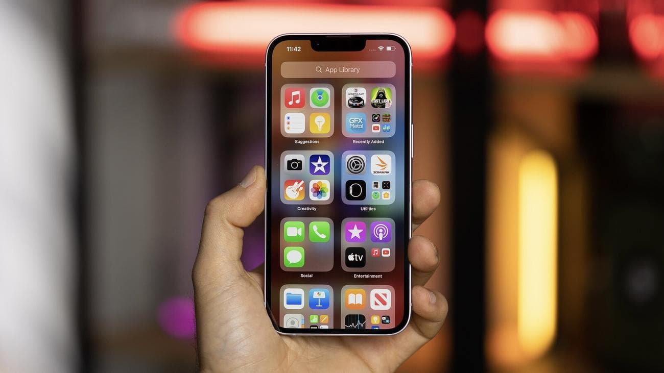 Χρειαζόμαστε πραγματικά ένα iPhone 14 ή ένα βανίλια Galaxy S23;  Το πρόβλημα με μη Pro, μη Ultra ναυαρχίδα