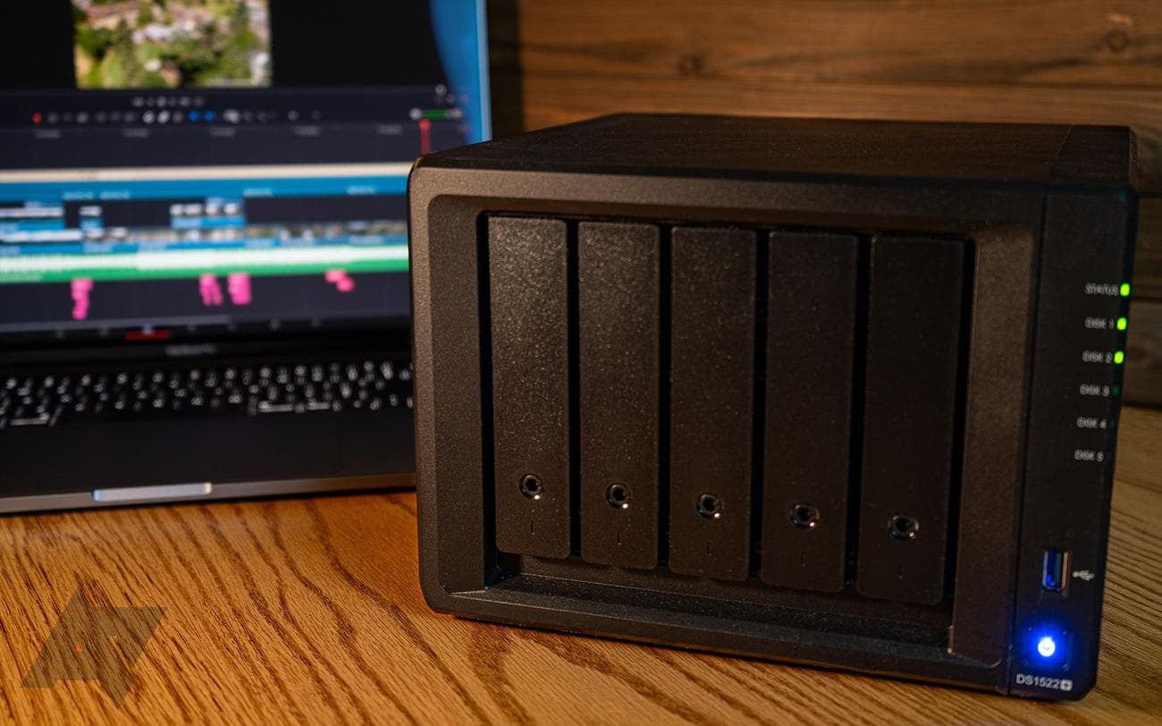 Synology-DS1522plus-hero