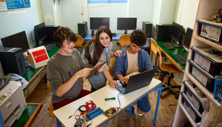 Deloitte: Gen Z και millennials αναζητούν ευέλικτες εργασιακές συμφωνίες, συμπεριλαμβανομένων των θέσεων μερικής απασχόλησης