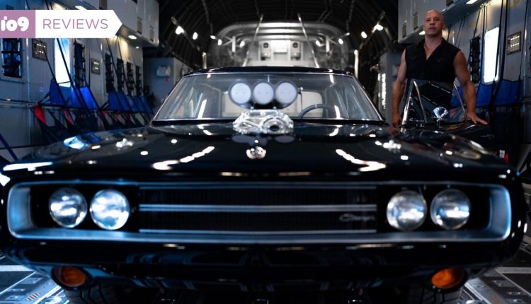 Jason Momoa Shines, το υπόλοιπο είδος βρωμάει
