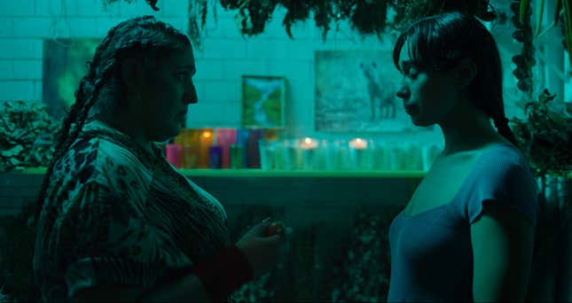 Εικόνα για το άρθρο με τίτλο Huesera: The Bone Woman Cracks Open the Horrors of Motherhood