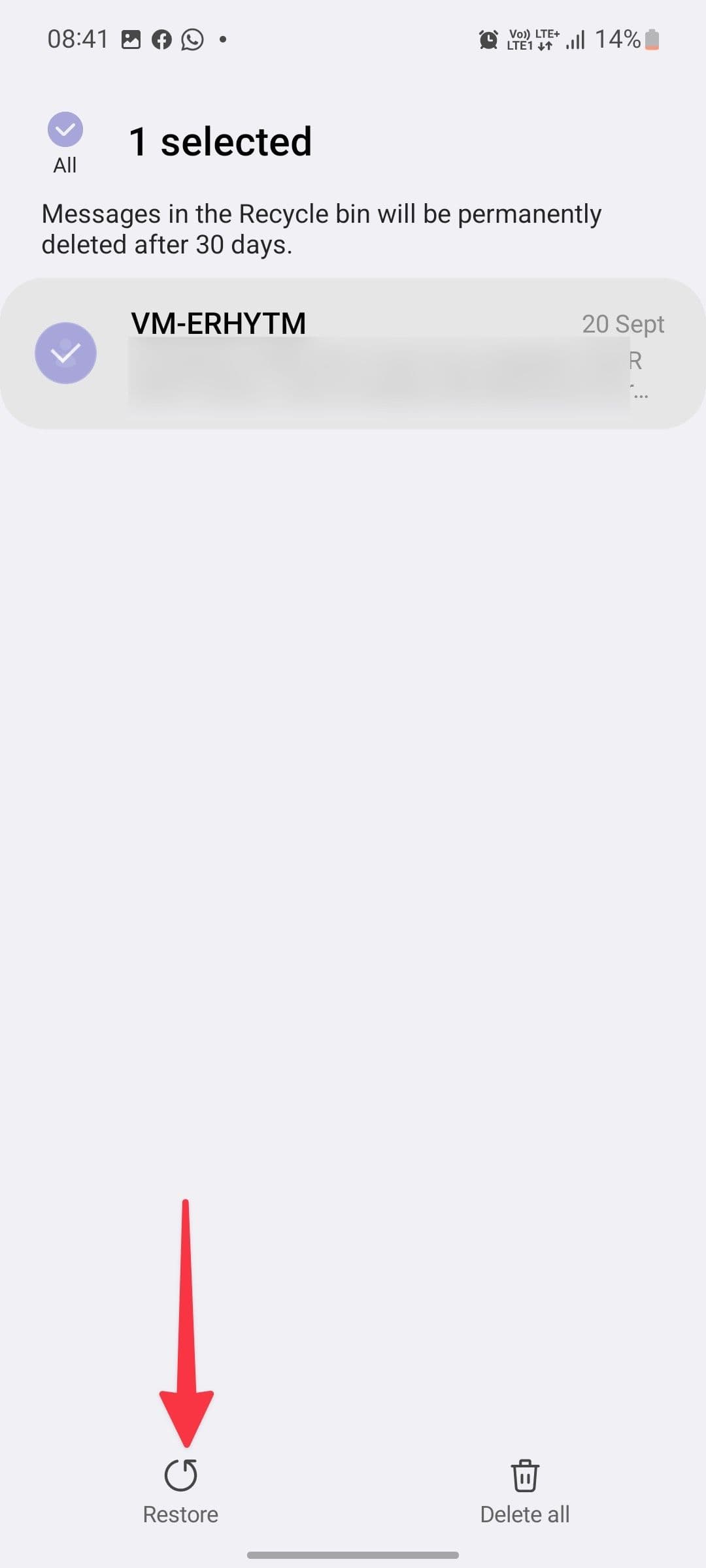 Το στιγμιότυπο οθόνης δείχνει τη σελίδα του Κάδου Ανακύκλωσης στο Samsung Messages με ένα βέλος που δείχνει την επιλογή 