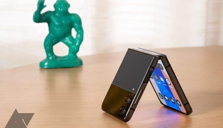 samsung-galaxy-z-flip-4-half-open-gorilla-goodbye