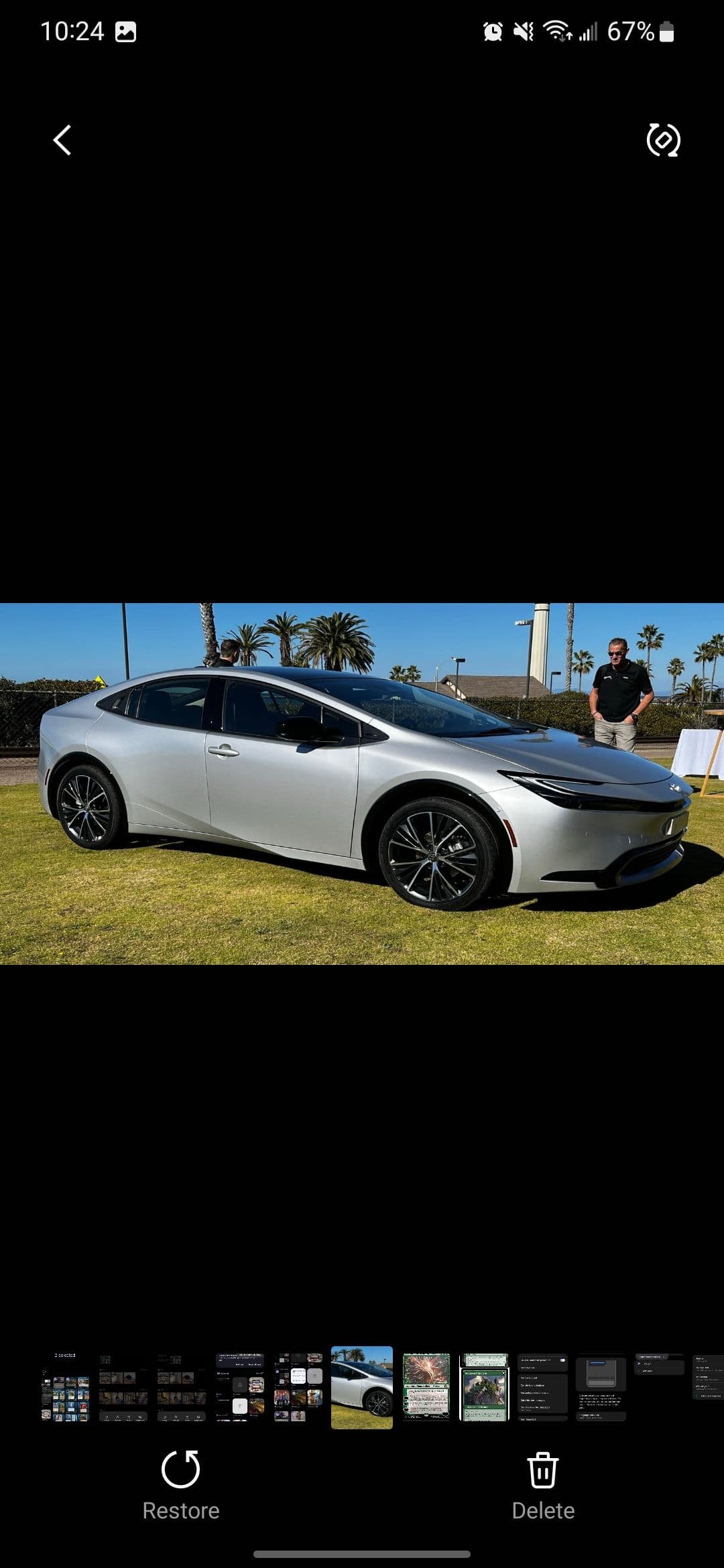 Restoring a photo from the trash in the Samsung Gallery app