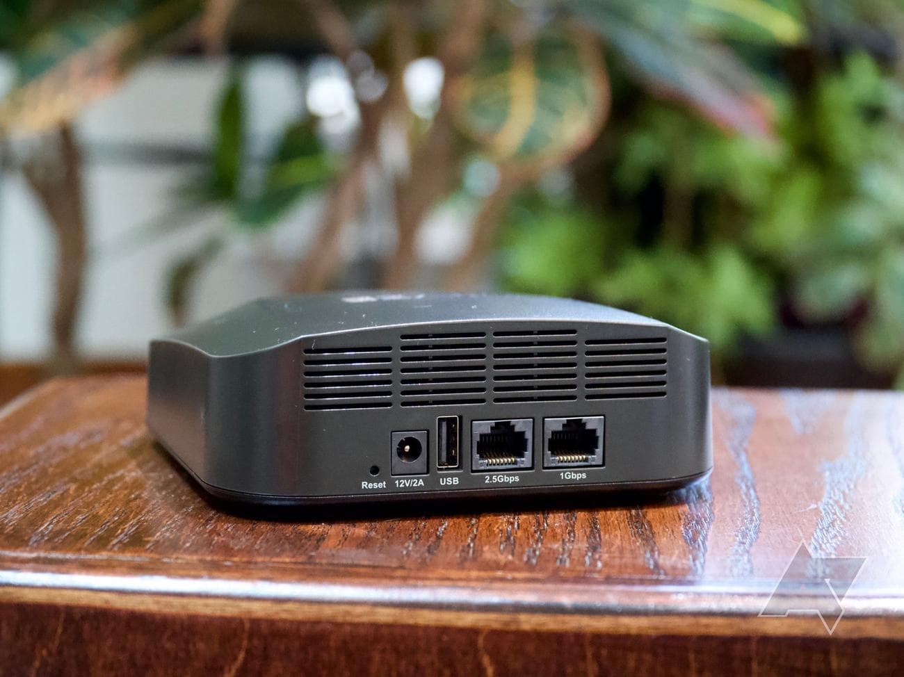 Wyze Mesh Router Pro with two Ethernet ports, one at 2.5Gbps, and an unused USB port