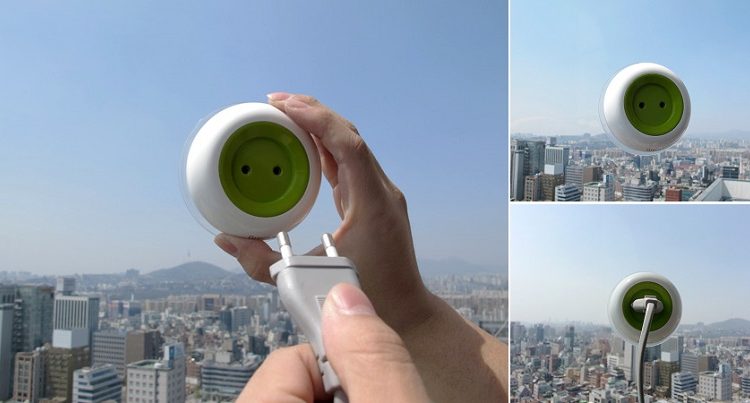 Έφτασε η νέα πρίζα που μπαίνει στο παράθυρο και λειτουργεί μόνο με ηλιακή ενέργεια