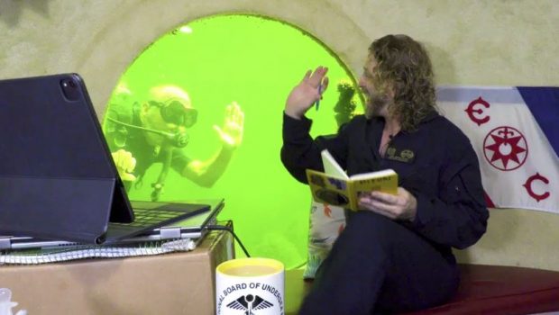 Δυόμισι μήνες στο βυθό - Ερευνητής έσπασε το ρεκόρ υποβρύχιας διαβίωσης