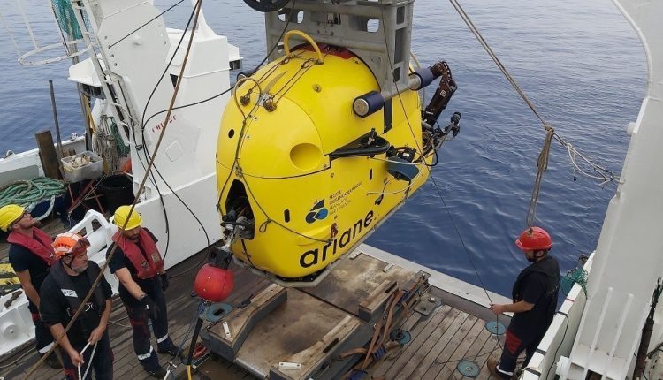 «Επίμονο» ρομπότ ανάμεσα Αμοργό και Σαντορίνη: Ψάχνει τα ίχνη των 7,5 Ρίχτερ του 1956 και του τσουνάμι που έφτασε στην Τουρκία [photos]