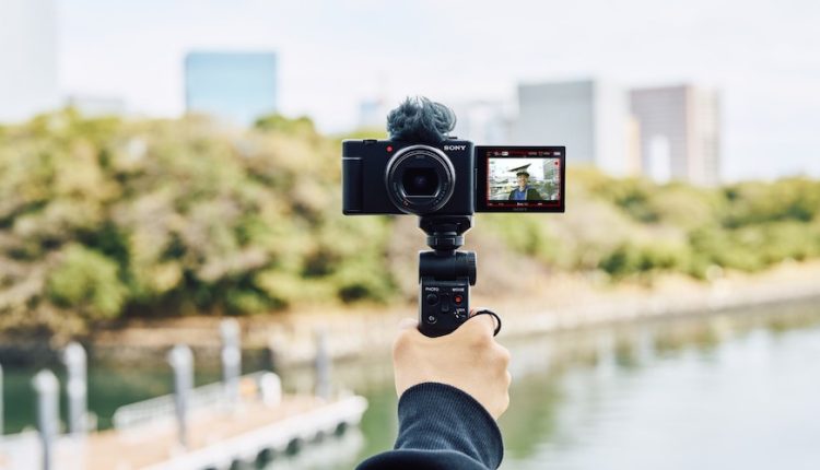 Η Sony ανακοινώνει τη νέα φωτογραφική μηχανή για vlog με εξαιρετικά ευρυγώνιο ζουμ, την ZV-1 II