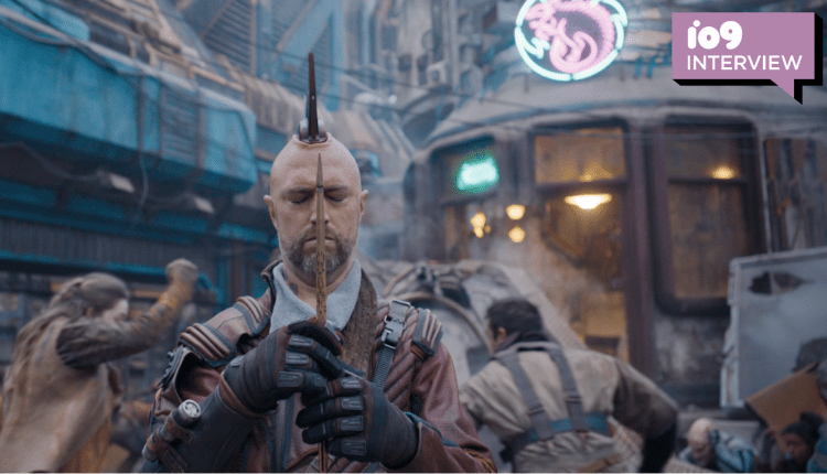 Ο Sean Gunn και η Maria Bakalova στο Guardians of the Galaxy Music
