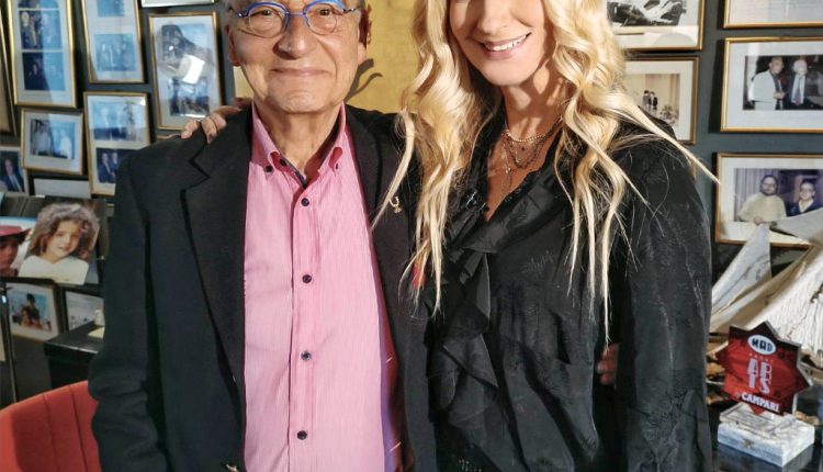 Ο Μάκης Μάτσας στην εκπομπή «Art Week» με τη Λένα Αρώνη - Digitaltvinfo.gr