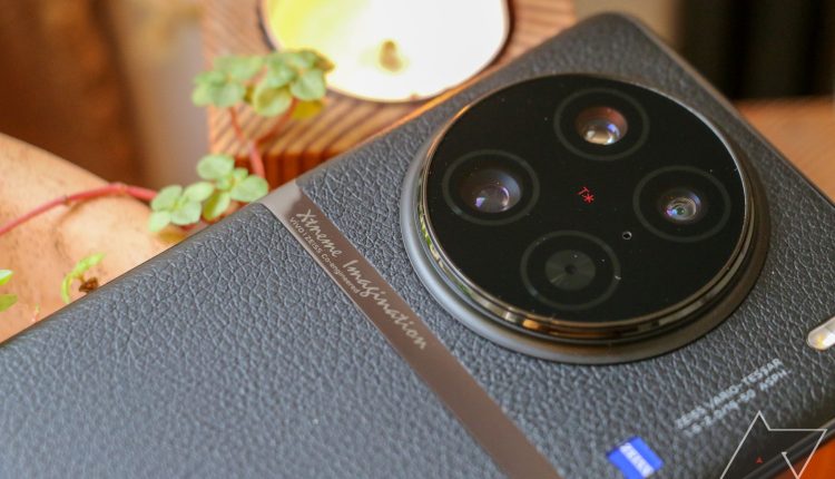 An up-close view of the Vivo X90 Pro cameras