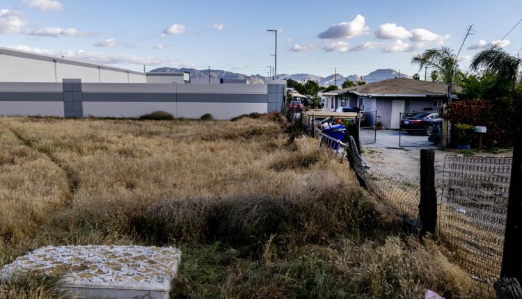 Οι αποθήκες πλήττουν την ατμοσφαιρική ρύπανση και την ηχορύπανση σε εκατομμύρια Αμερικανούς