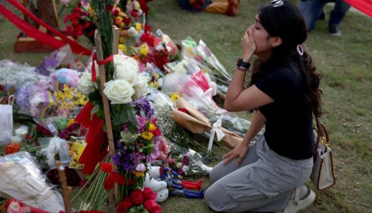 Οι εικόνες της σφαγής του Τέξας που δημοσιεύτηκαν στο Twitter προκαλούν οργή
