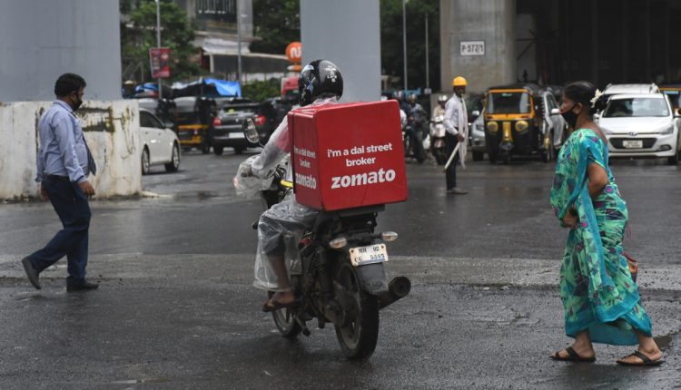 Οι μετοχές της Zomato βυθίζονται μετά την αποτίμηση της ανταγωνίστριας Swiggy από την Invesco
