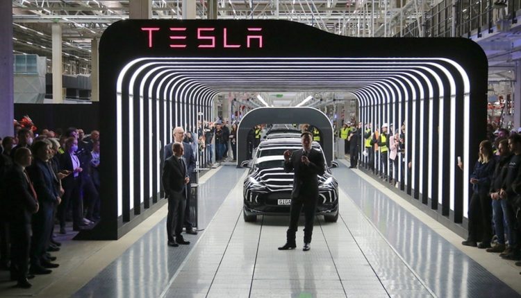 Ταξίδι στην Κίνα για δουλειές θα κάνει ο Ίλον Μασκ: Πιθανή συνάντηση με πρωθυπουργό