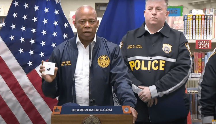 Το NYPD θα μοιράσει 500 Apple AirTags για να σταματήσει τις κλοπές αυτοκινήτων TikTok