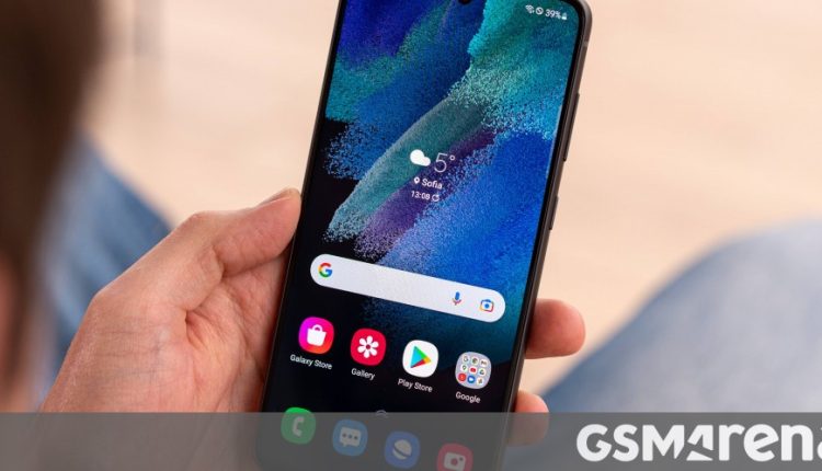 Το Samsung Galaxy S23 FE φημολογείται τώρα ότι θα φτάσει πριν από τα Galaxy Z Flip5 και Fold5
