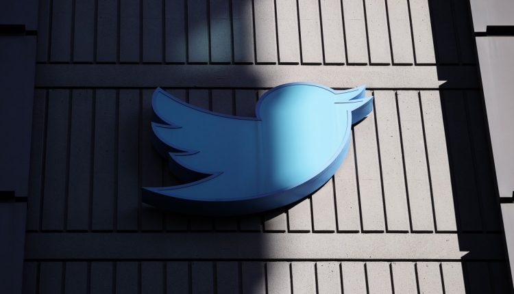 Το Twitter σάς επιτρέπει πλέον να αντιδράτε στα DM με μια μεγάλη γκάμα emoji
