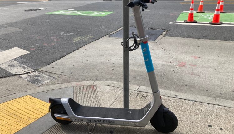 Το απόθεμα πτηνών υποχωρεί 11% λόγω των ειδήσεων για αντίστροφη διάσπαση μετοχών
