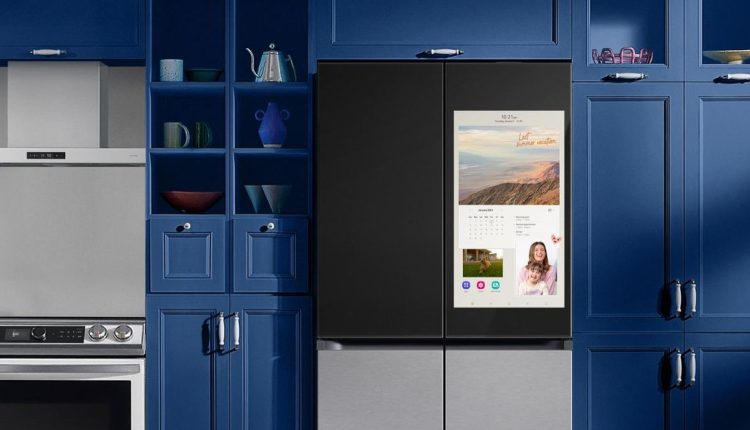 Το νέο έξυπνο ψυγείο Family Hub Plus της Samsung είναι πλέον διαθέσιμο για προπαραγγελία
