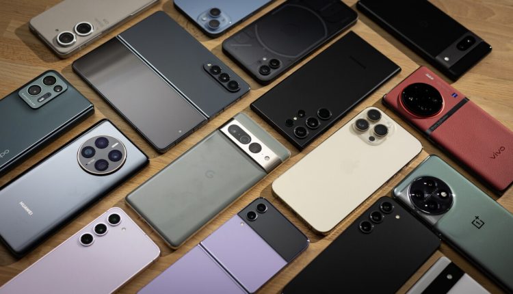  Χρειαζόμαστε πραγματικά ένα iPhone 14 ή ένα βανίλια Galaxy S23;  Το πρόβλημα με μη Pro, μη Ultra ναυαρχίδα
