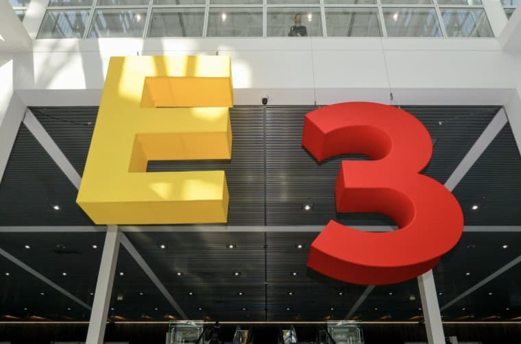 Physical E3 logo