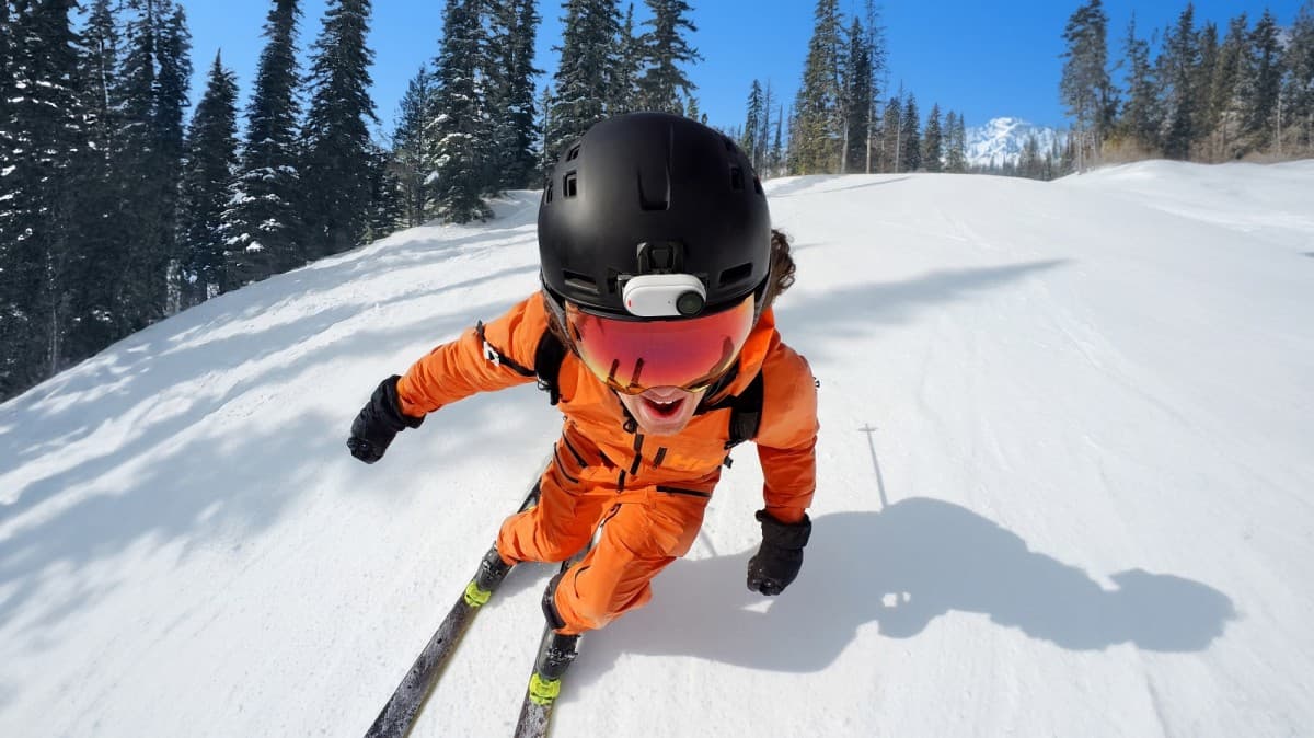 Ανακοινώθηκε το Insta360 GO 3: μια μικροσκοπική κάμερα δράσης με αναδιπλούμενη οθόνη δράσης