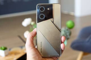 Το τηλέφωνο αλλάζει αποχρώσεις κάτω από διαφορετικό φως