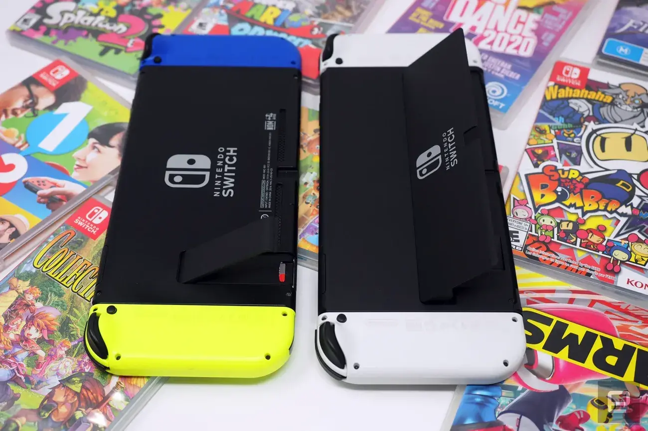 Nintendo Switch and Nintendo Switch OLED, face down