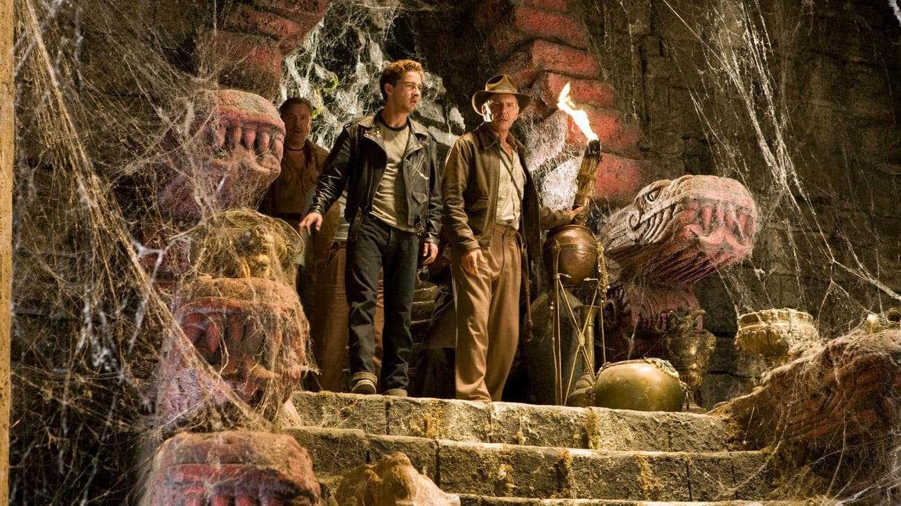 Ίντι και Ματ μπαίνουν σε ναό