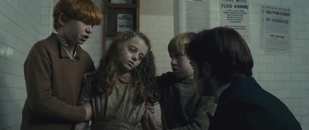 The Woman in Black Screen Grab 5040x2126 009CAP tif 996x420 1