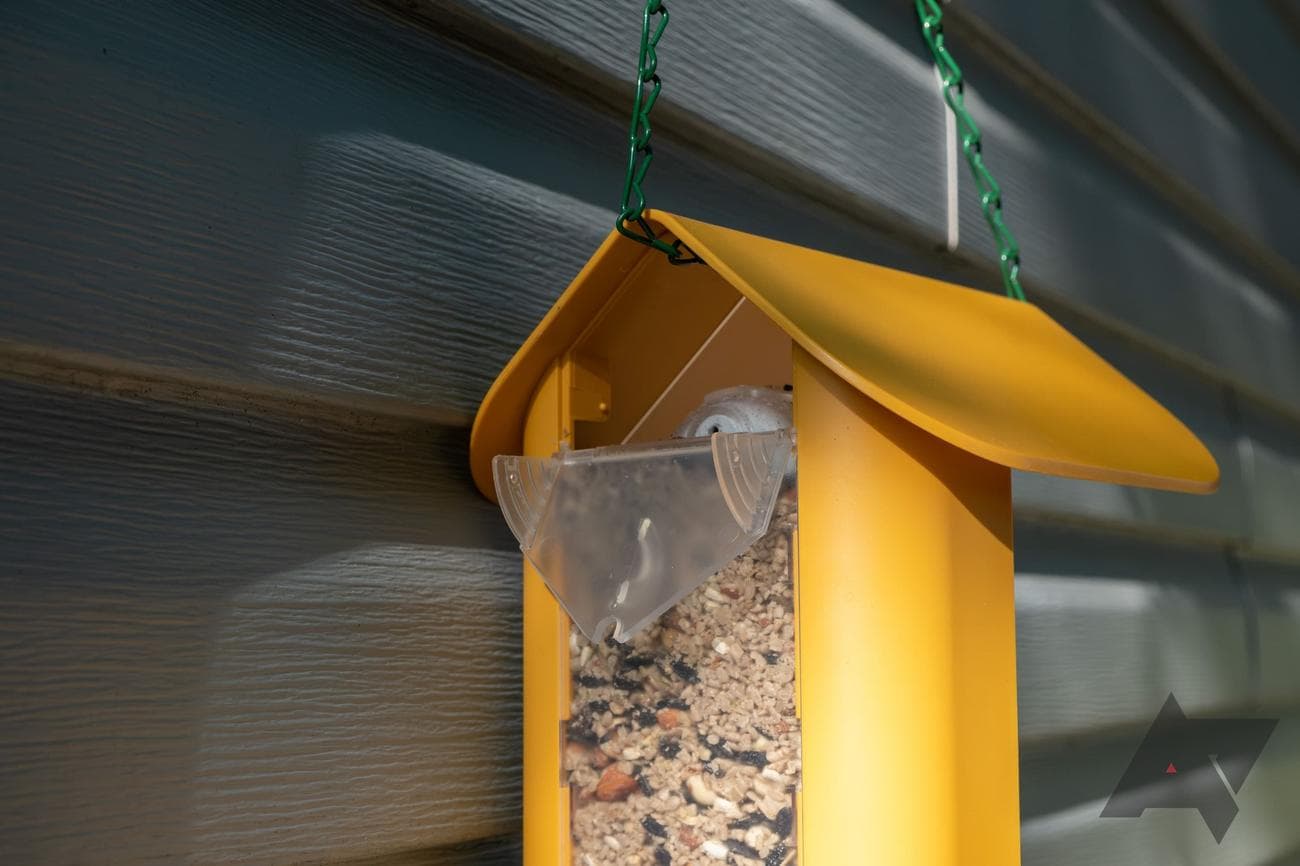 bird-buddy-smart-bird-feeder-rear-open