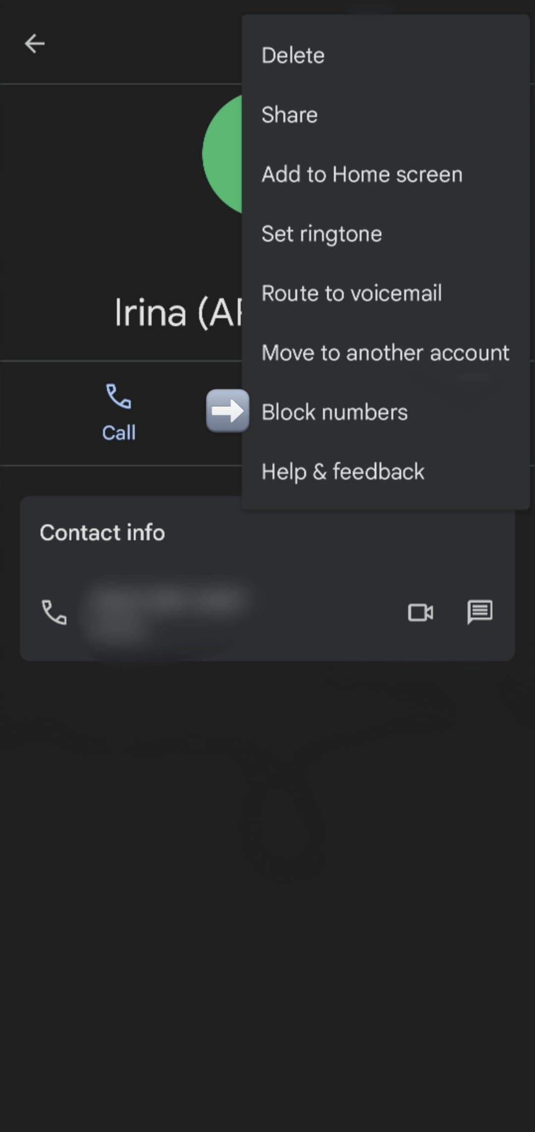 Η εικόνα δείχνει την οθόνη λεπτομερειών για το παράδειγμα επαφής με το αναπτυσσόμενο μενού επιλογών που εμφανίζεται επάνω δεξιά.