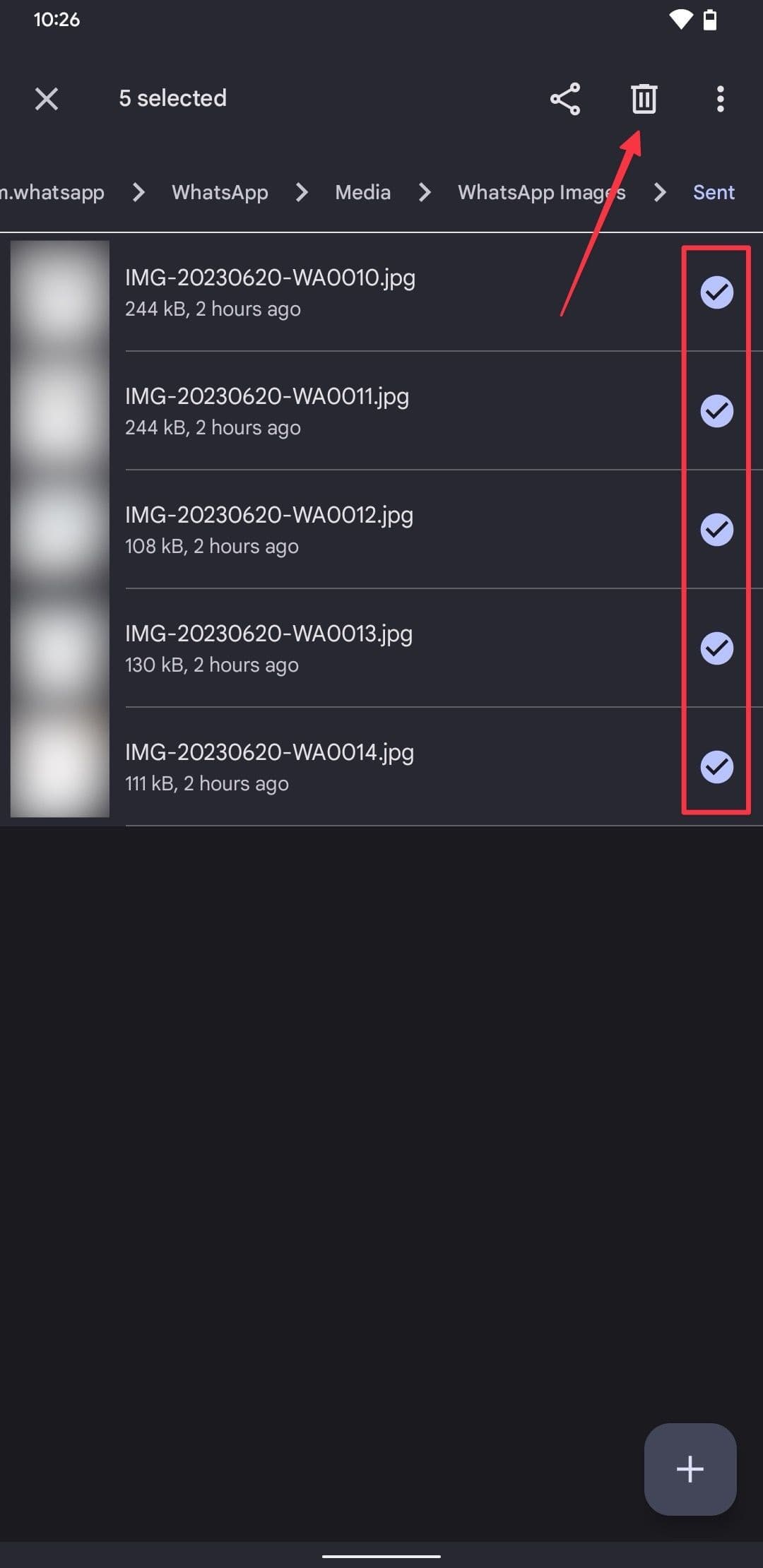 Επιλογή πολυμέσων WhatsApp για διαγραφή στην εφαρμογή Αρχεία